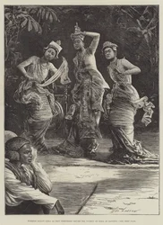 Birmese balletmeisjes zoals ze optraden voor de onderkoning van India in Rangoon